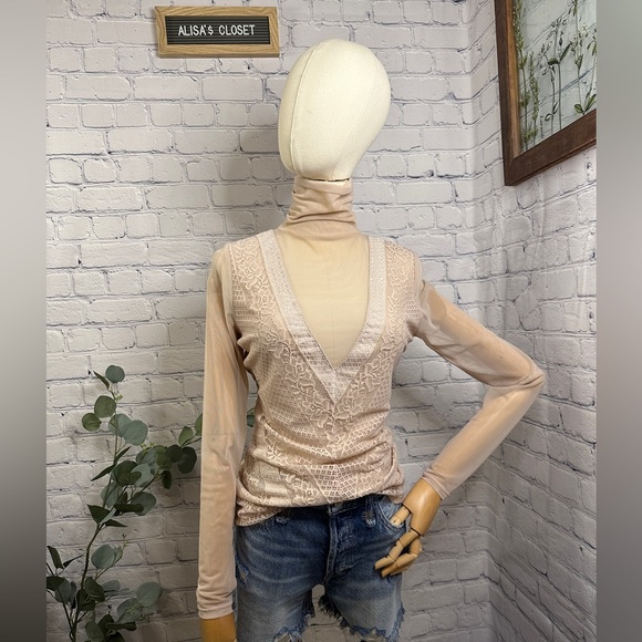 GUESS Riva Mesh pink mauve Turtleneck Top - Picture 1 of 7